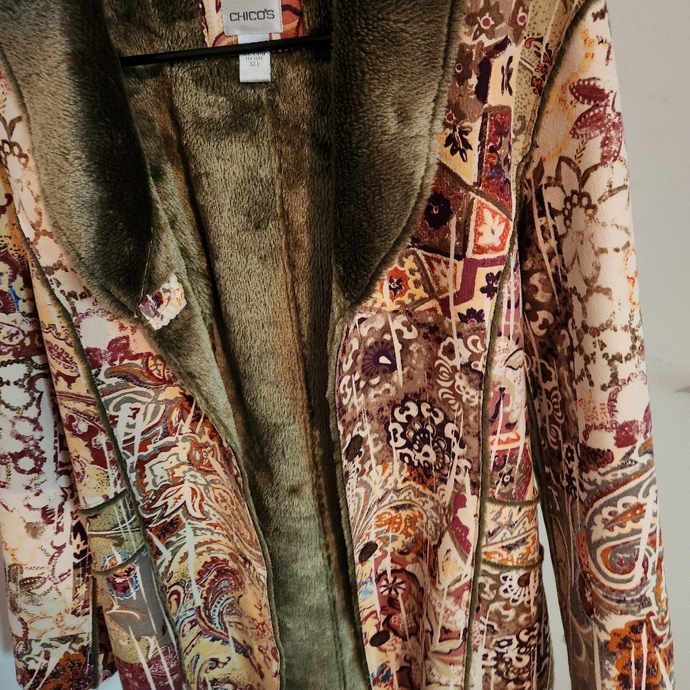 Chicos size 0 button front multi color abstract print faux fur lined trench coat